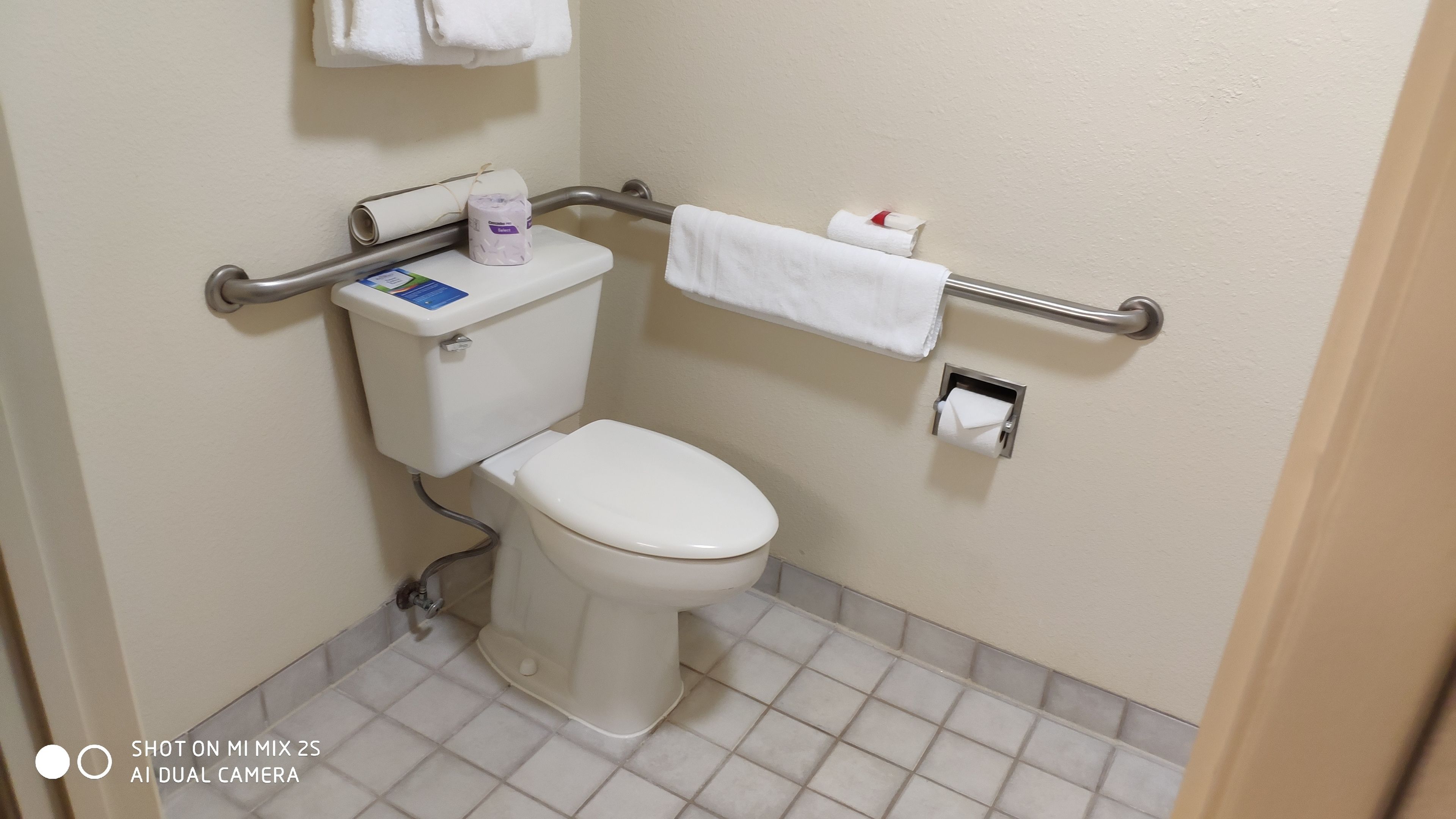 room, 1 king bed, accessible, river view (non-smoking) | bathroom | combined shower/bathtub, free toiletries, hair dryer, towels