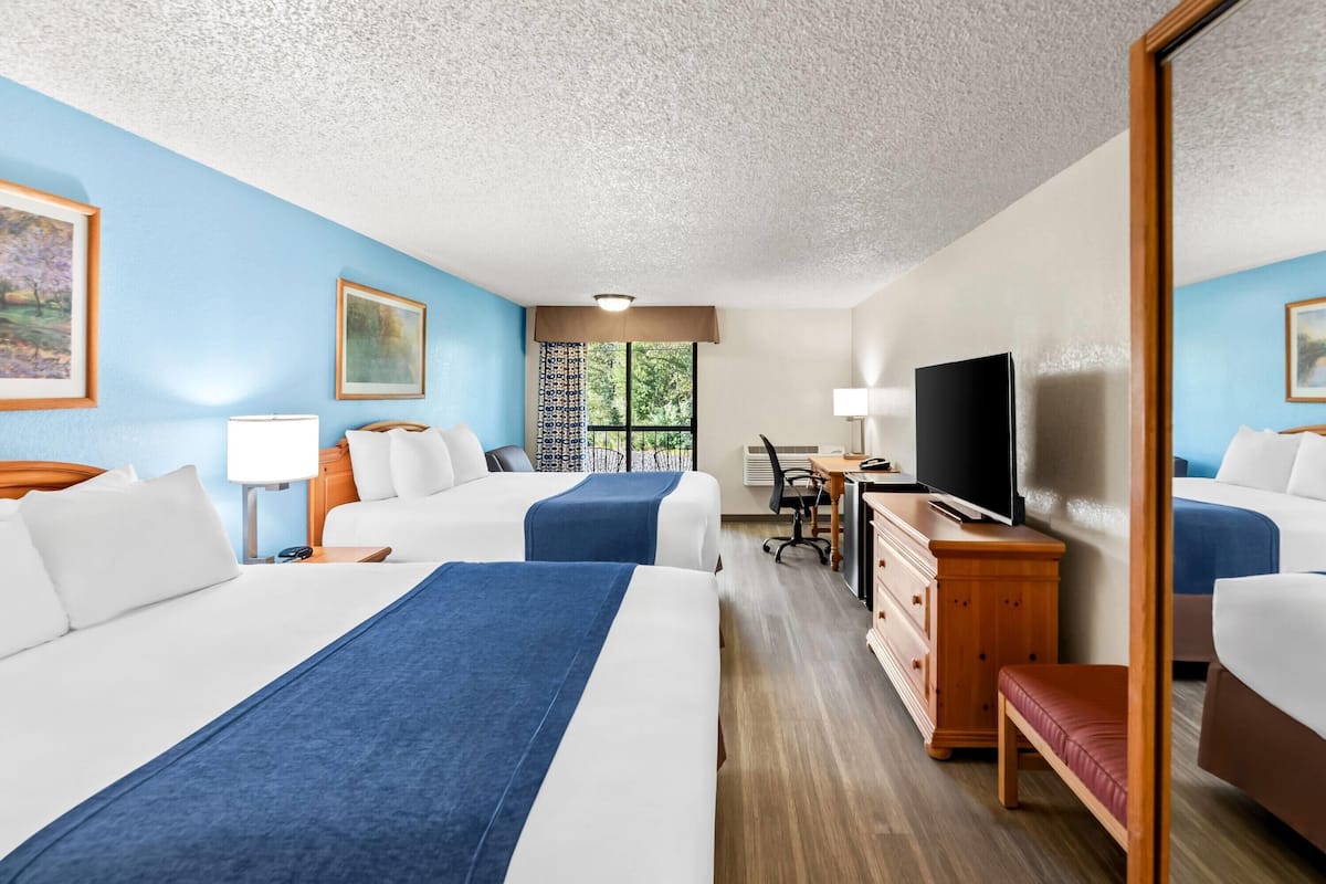 Room, 2 Queen Beds, Non Smoking (River View)