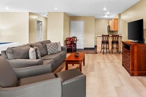 Suite, 1 King Bed, Non Smoking, River View (Not pet friendly) | Premium bedding, desk, blackout drapes, iron/ironing board