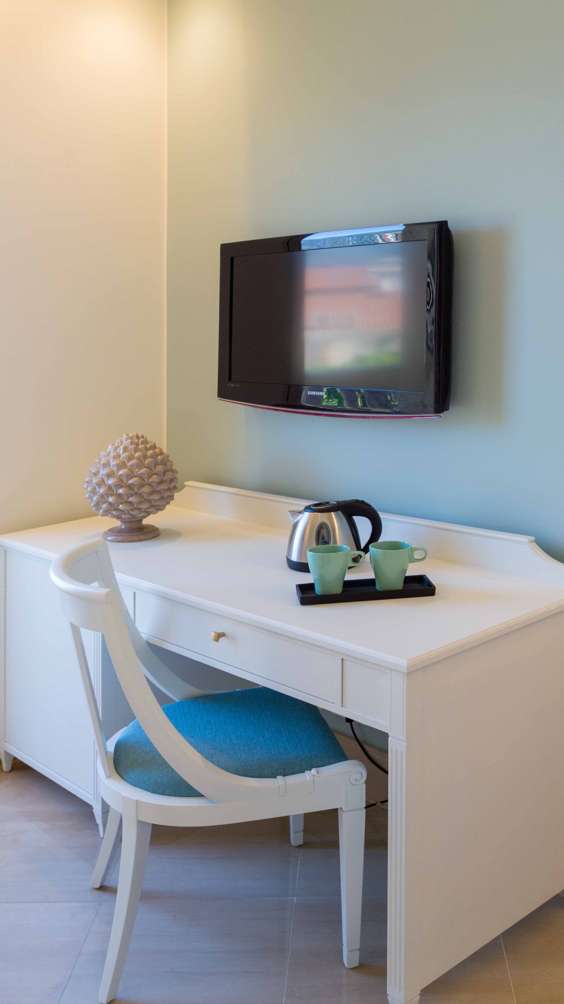 standard double or twin room | 1 bedroom, minibar, in-room safe, individually furnished