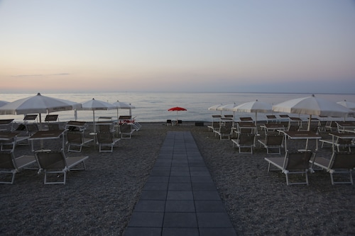 Hellenia Yachting Hotel