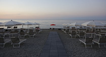 Hellenia Yachting Hotel