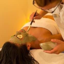 Couples treatment room(s), sauna, hot tub, steam room