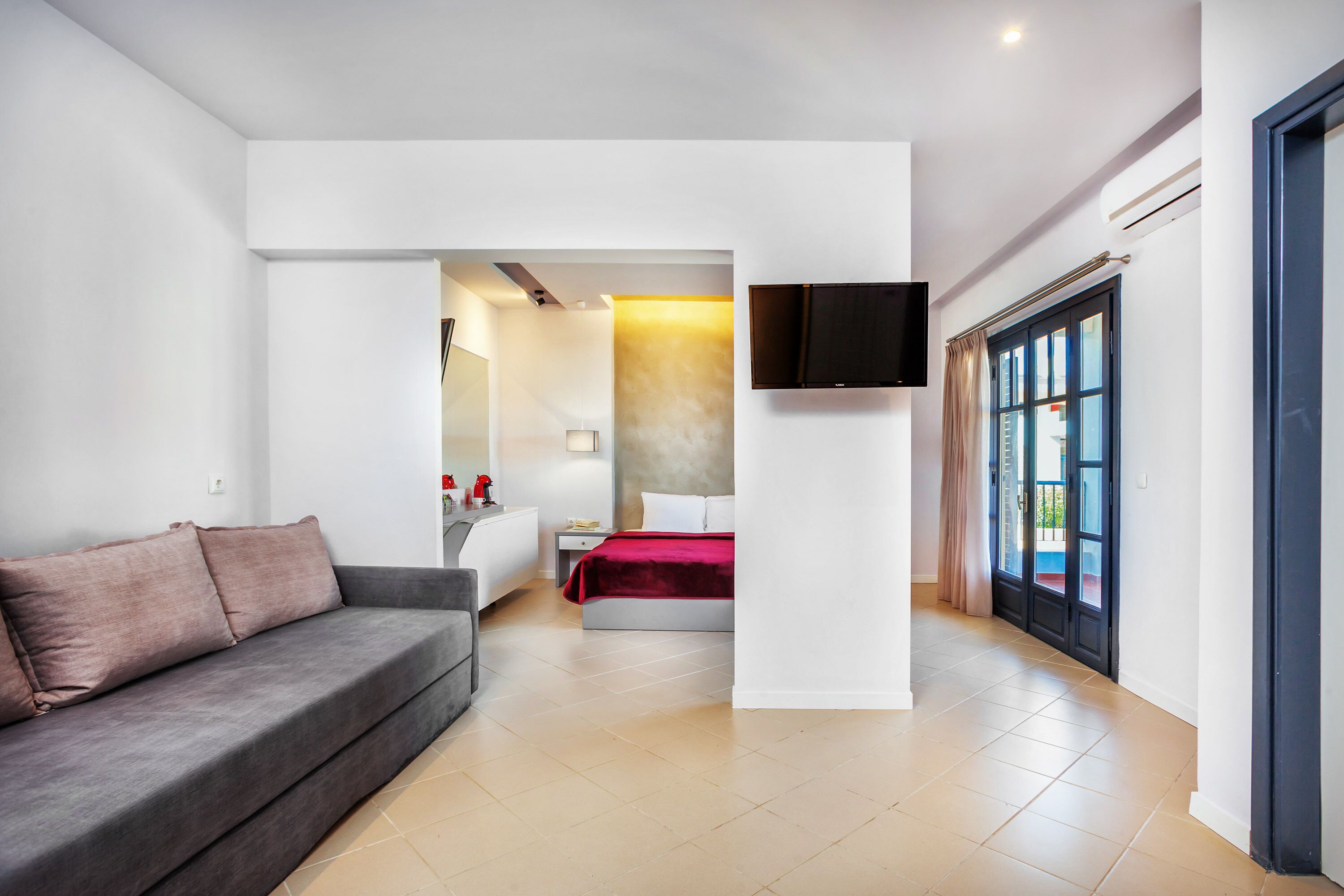 junior suite | living area | tv