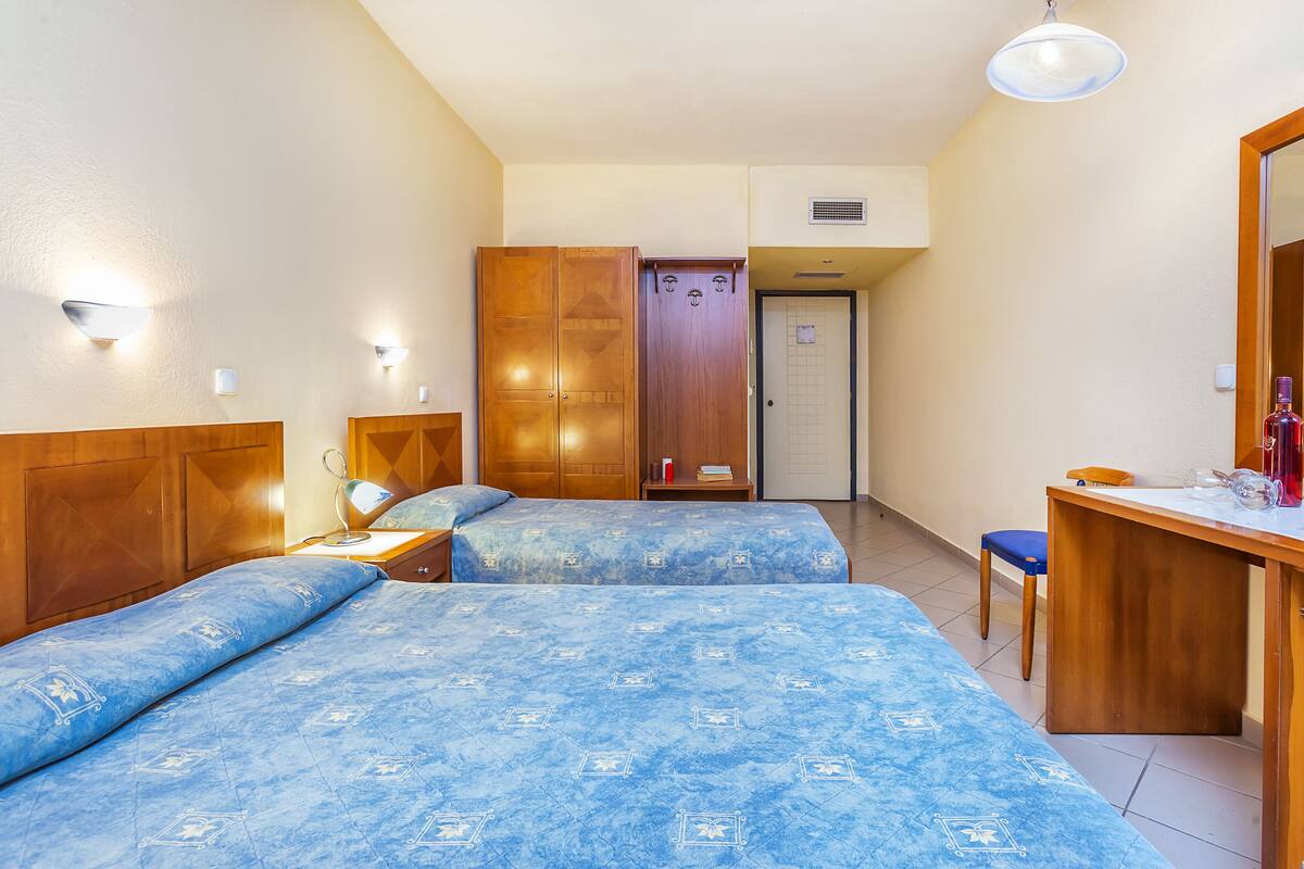 Wifi gratis y ropa de cama 