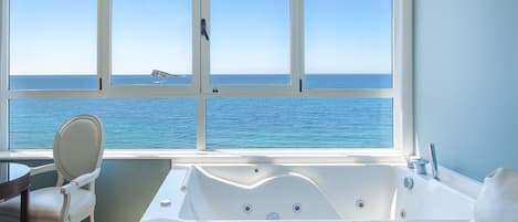 Doppelzimmer, Whirlpool, Meerblick | Whirlwanne