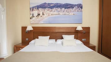 Minibar, coffres-forts dans les chambres, Wi-Fi gratuit, draps fournis