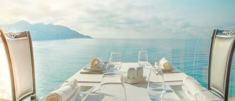 تناول الطعام