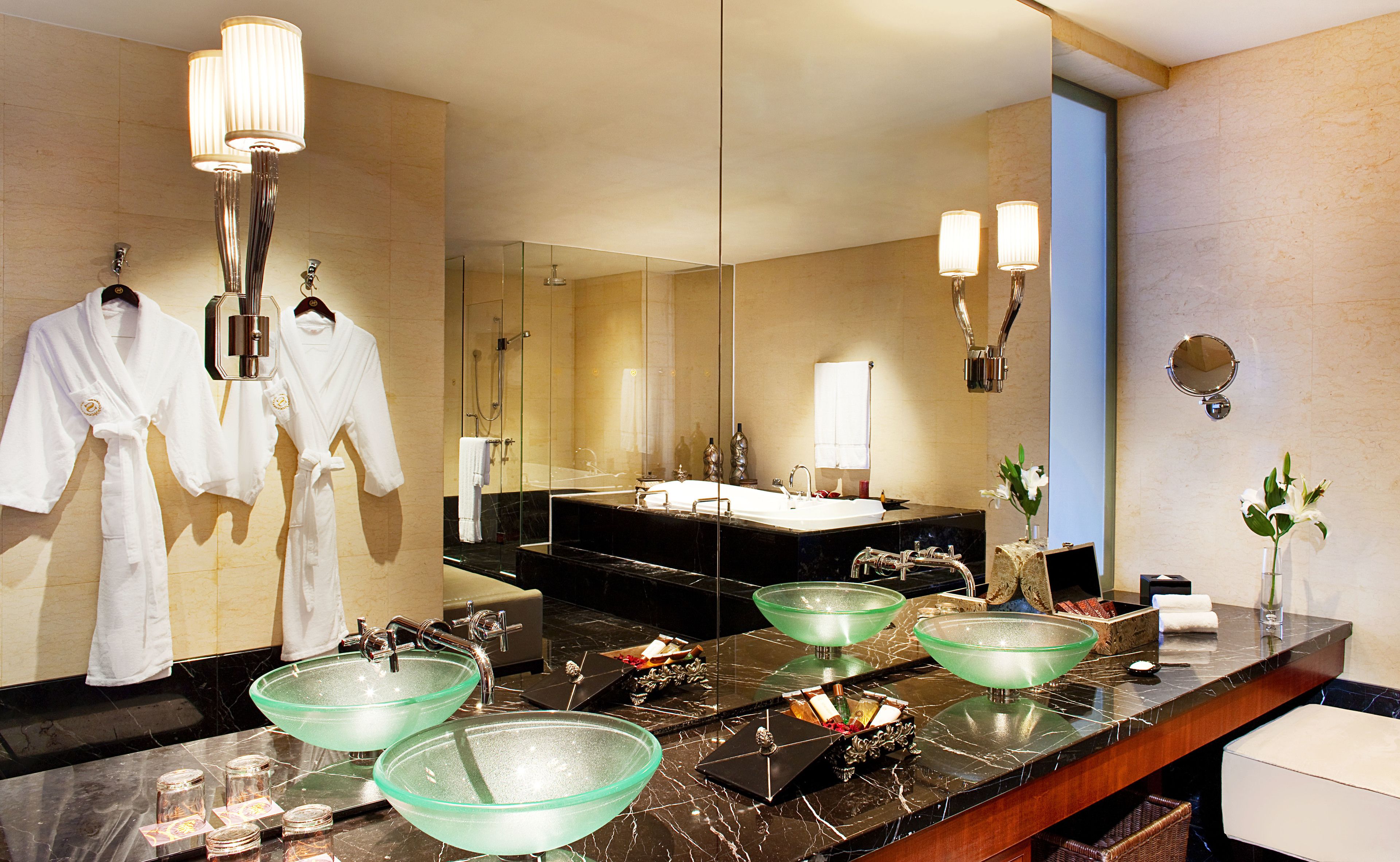 separate bathtub and shower, deep-soaking bathtub, free toiletries