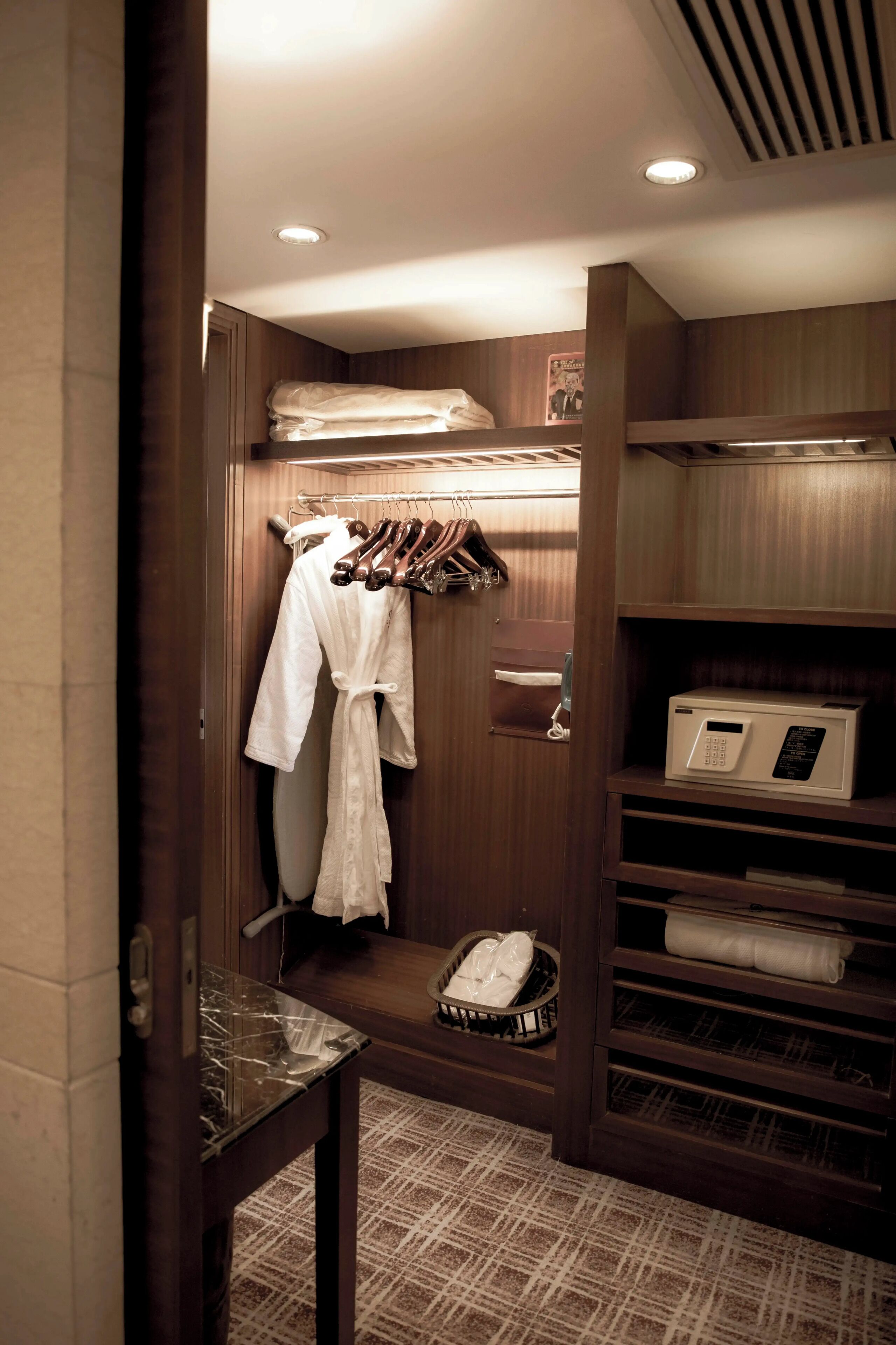 junior suite, 1 bedroom | premium bedding, down duvets, minibar, in-room safe