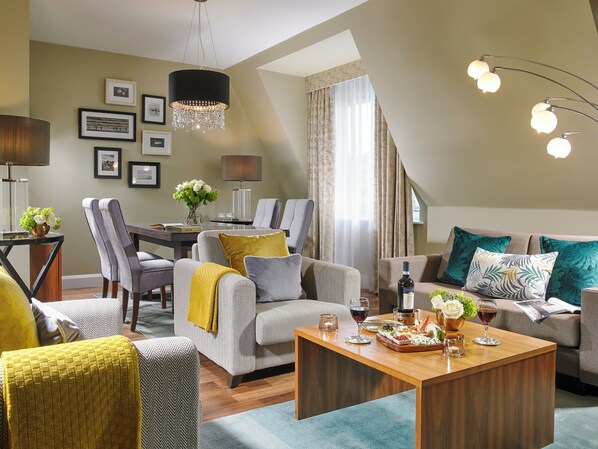 Classic Suite | Living area