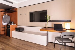 Minibar, in-room safe, desk, blackout drapes - Intercity São Paulo Paulista (São Paulo)