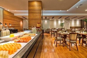 Daily continental breakfast (BRL 50 per person)