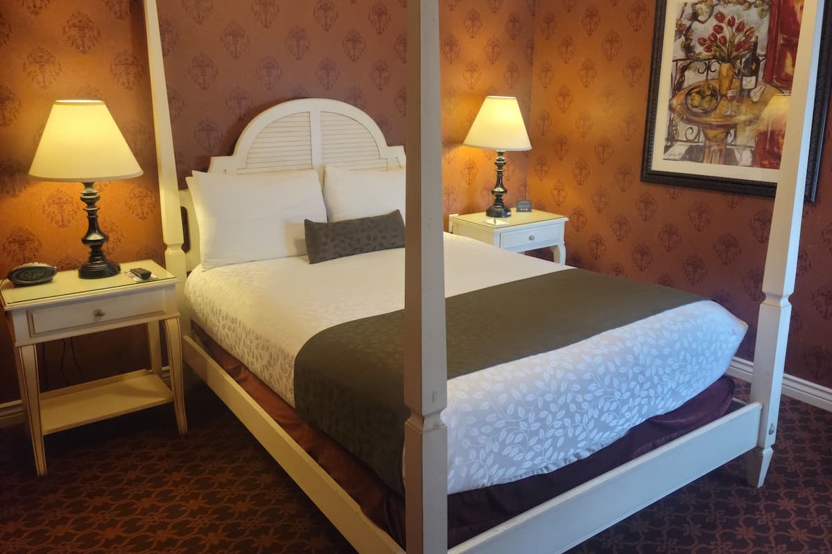 Standard Queen Room (No Pets Allowed) | 2 bilik tidur, peralatan tempat tidur premium, seterika/papan seterika