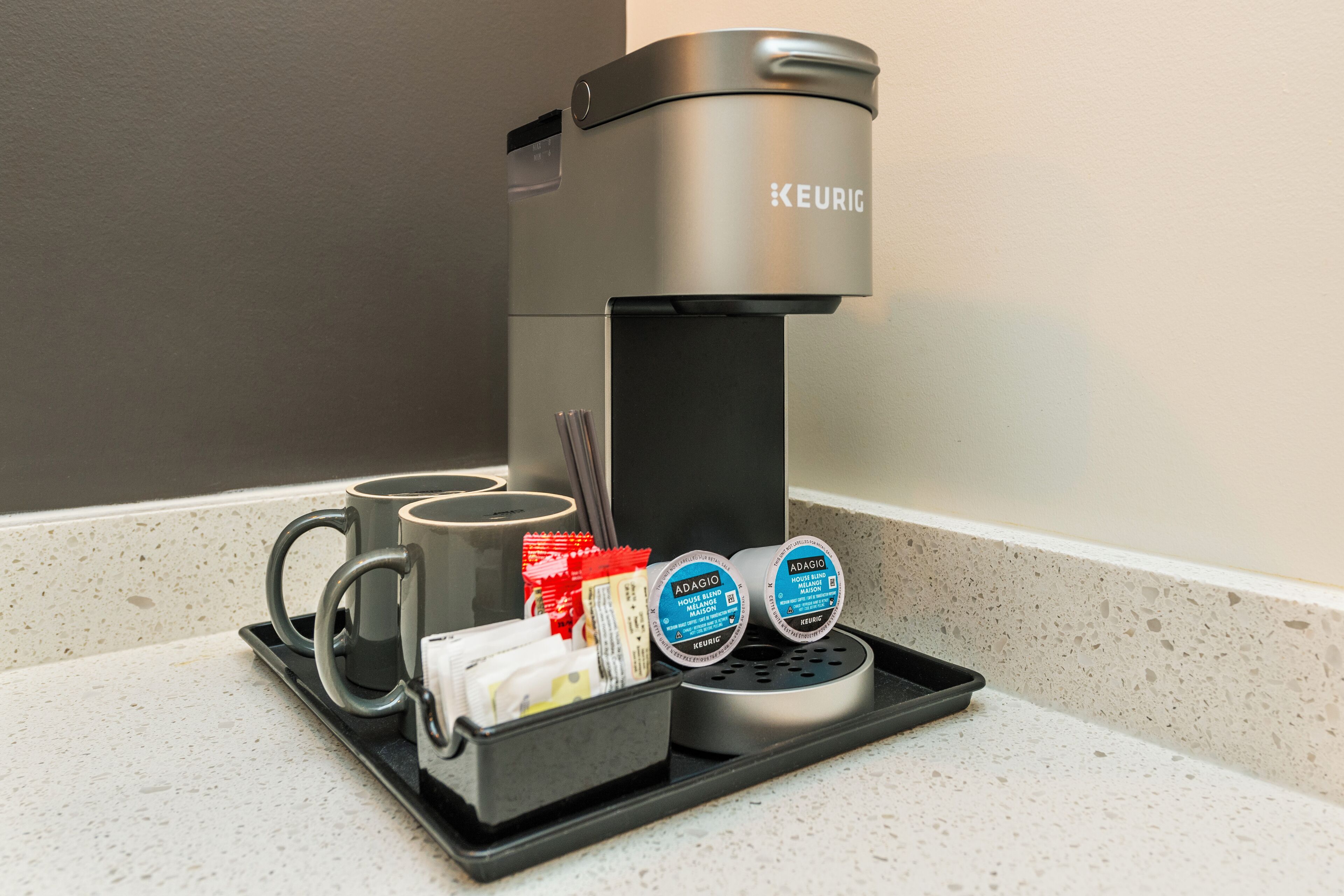 suite, 2 bedrooms | down duvets, desk, iron/ironing board, free wifi