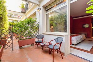 Terrace/patio - Culture Hotel Villa Capodimonte (Naples)