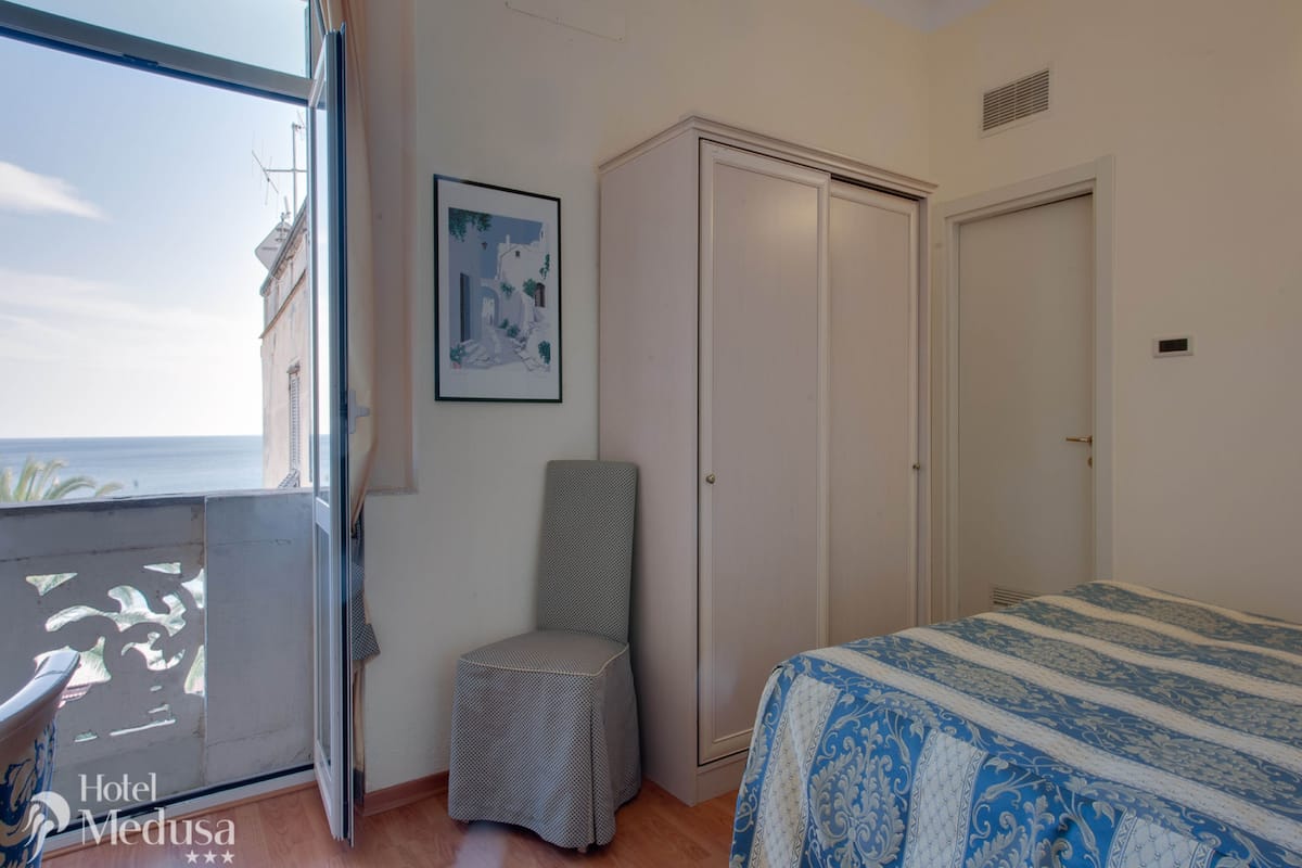Chambre Double, vue mer (Top)