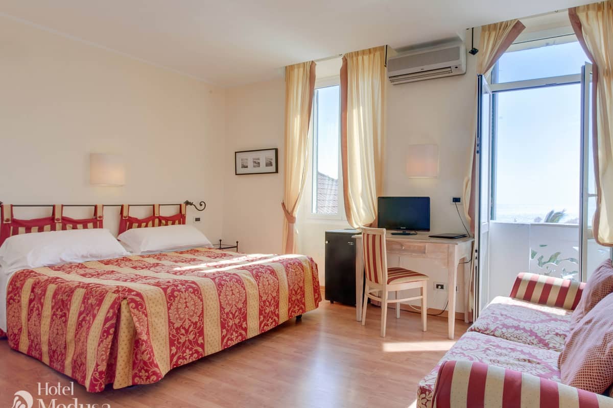 Comfort Triple Room, Sea View (Star) | Desk, soundproofing, free WiFi