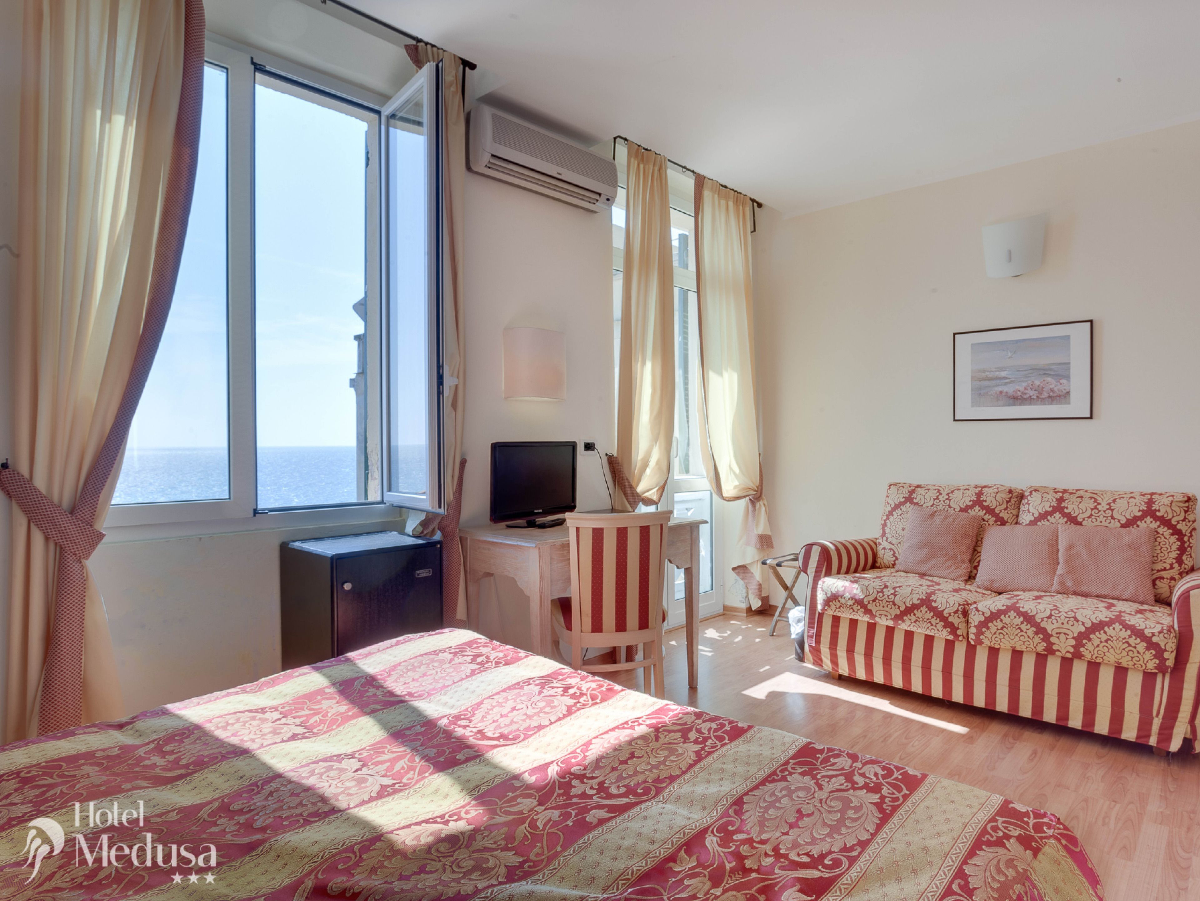 Comfort Triple Room, Sea View (Star) | Desk, soundproofing, free WiFi