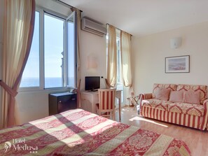 Comfort Triple Room, Sea View (Star) | Desk, soundproofing, free WiFi - Hotel Medusa (Finale Ligure)