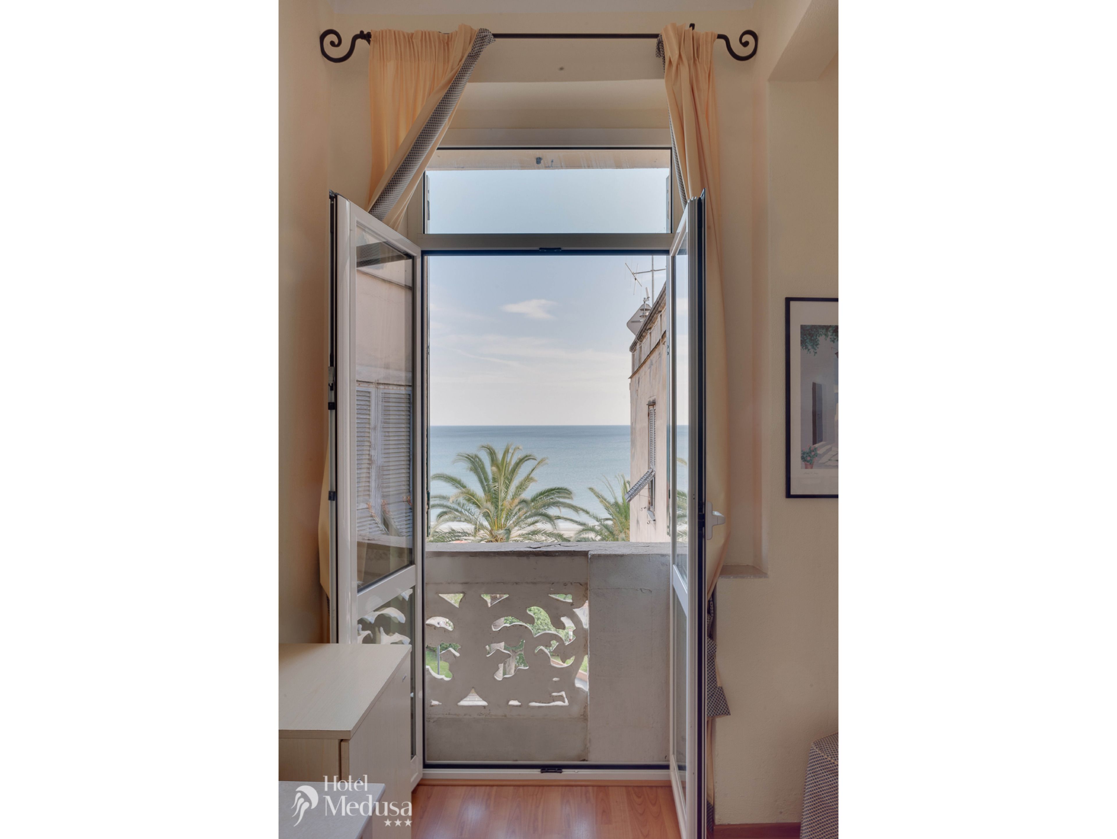 Double Room, Sea View (Top) | Desk, soundproofing, free WiFi