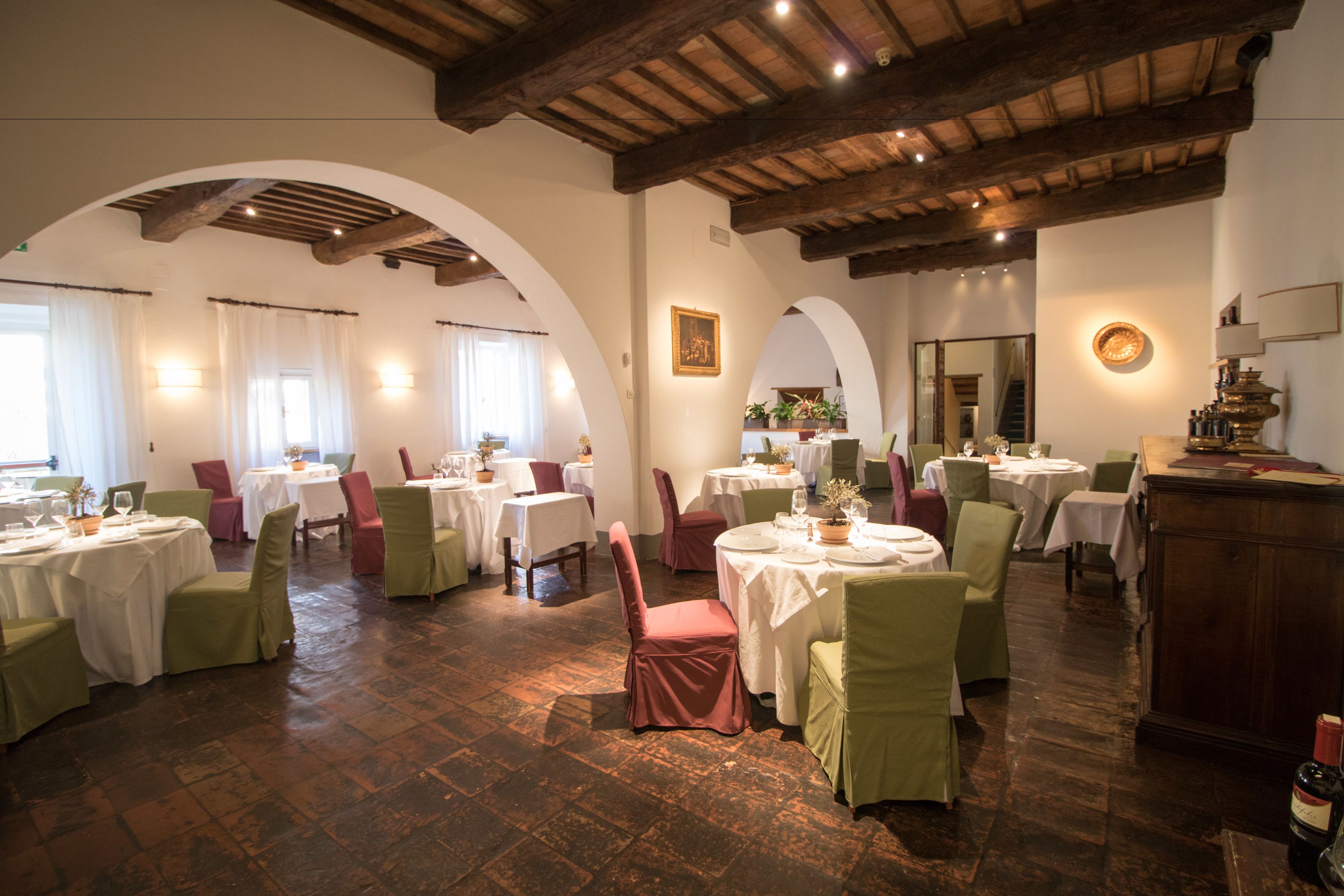 2 restaurants, breakfast served