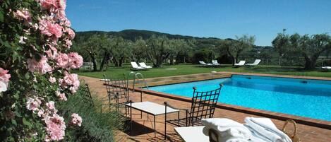 Indoor pool, seasonal outdoor pool, sun loungers