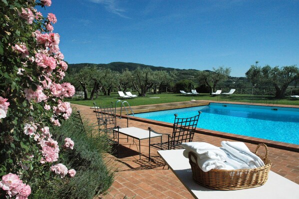 Indoor pool, seasonal outdoor pool, pool loungers