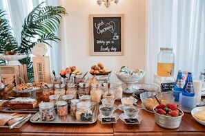 Dîner et souper servis sur place, vue sur la plage 