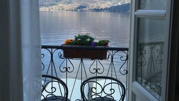 Standard-Doppelzimmer, 1 Doppelbett oder 2 Einzelbetten, Balkon, Seeblick (in Hotel, no Lift) | Ausblick vom Zimmer