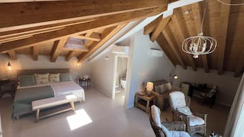 Chambre Premium, 1 très grand lit et 1 canapé-lit, vue lac