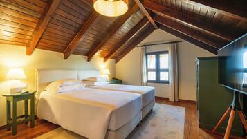 Villa, 2 Bedrooms | Private kitchen | Coffee/tea maker, electric kettle