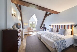 Premium Double Room | 2 bedrooms, minibar, in-room safe, blackout curtains