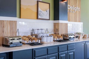 Free daily continental breakfast 