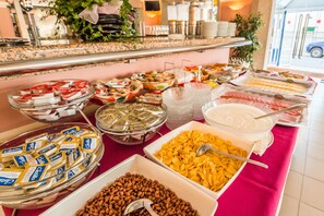 Daily continental breakfast for a fee