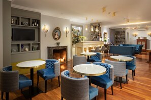 Bar (on property) - Hotel Mozart (Rome)