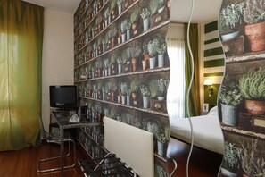 Double Room | Minibar, in-room safe, desk, soundproofing - Hotel Lancaster (Turin)