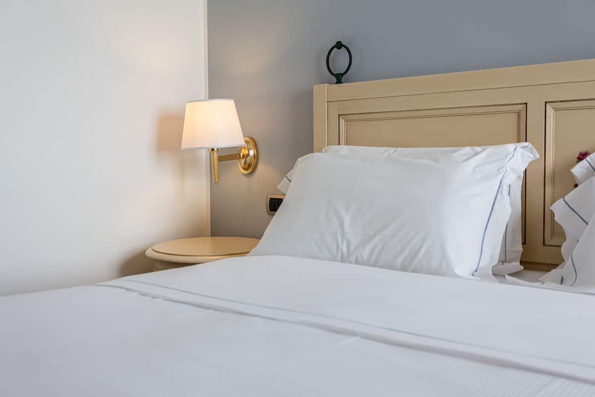 1 Schlafzimmer, hochwertige Bettwaren, Minibar, Schreibtisch