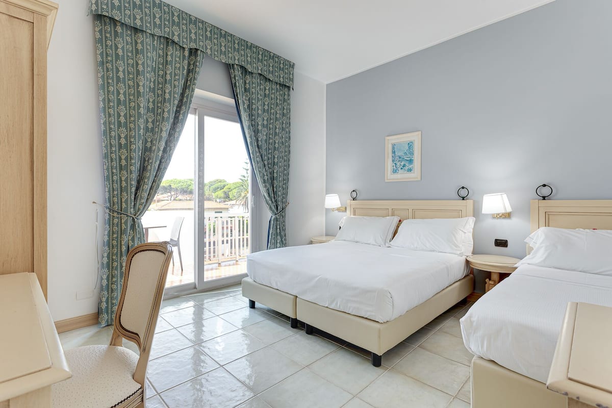 1 Schlafzimmer, hochwertige Bettwaren, Minibar, Schreibtisch