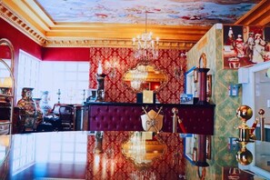Breakfast, lunch and dinner served - Ocean Spray (Miami Beach)