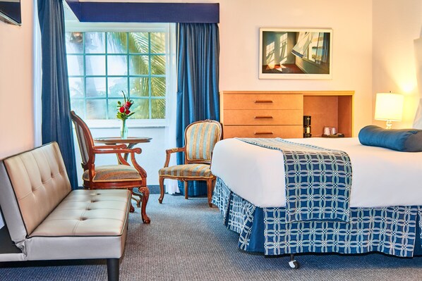 غرفة ديلوكس - سرير ملكي | ملاءات من القطن المصري وأغطية فراش متميزة وأسرّة بطبقة علوية مريحة