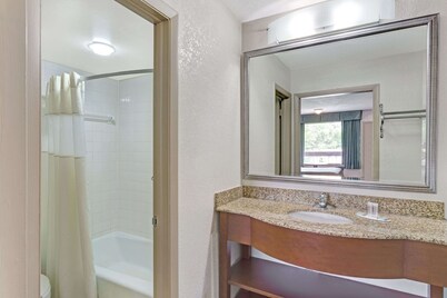 Travelodge by Wyndham Williamsburg Colonial Area