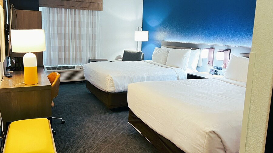 Comfort Inn & Suites Sheboygan I-43