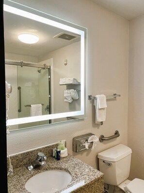 Suite, Multiple Beds, Accessible, Non Smoking | Bathroom | Hair dryer, towels