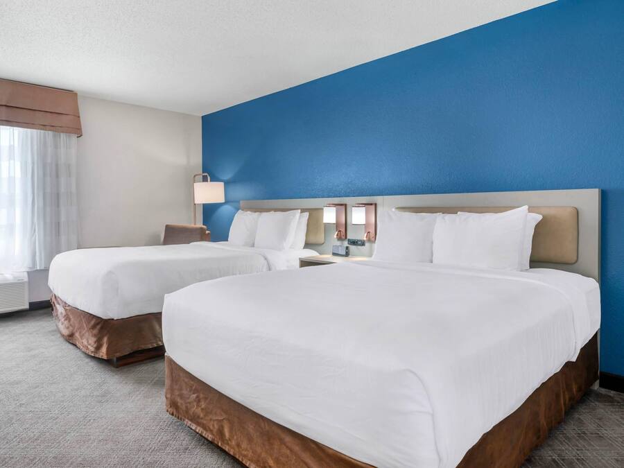 In-room safe, desk, iron/ironing board, cots/infant beds