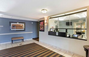Lobby - Extended Stay America Select Suites Wilkes Barre Scranton (Wilkes-Barre)
