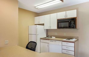 Hypo-allergenic bedding, desk, laptop workspace, free WiFi