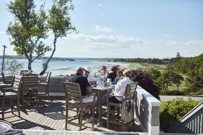 Outdoor dining - Black Point Inn (Scarborough)