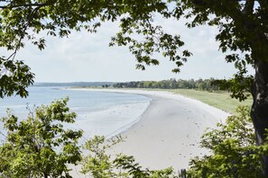 Private beach nearby, sun loungers, beach towels