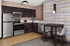 Suite, 1 Schlafzimmer | Eigene Küche | Großer Kühlschrank, Mikrowelle, Herdplatte, Geschirrspüler